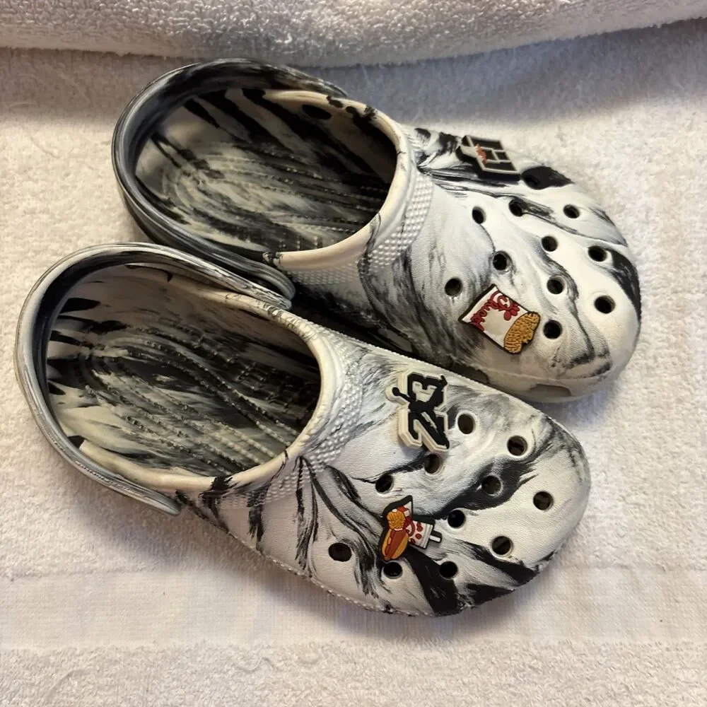 GUC Crocs Classic Marbled Clogs Black & White Colorway With Jibbitz Kids, Size 2